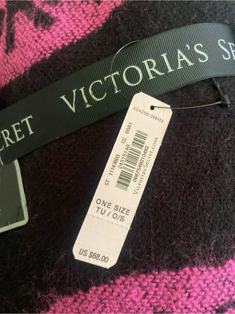 Victoria Secret Pink & Black Heart Print Fringe Throw